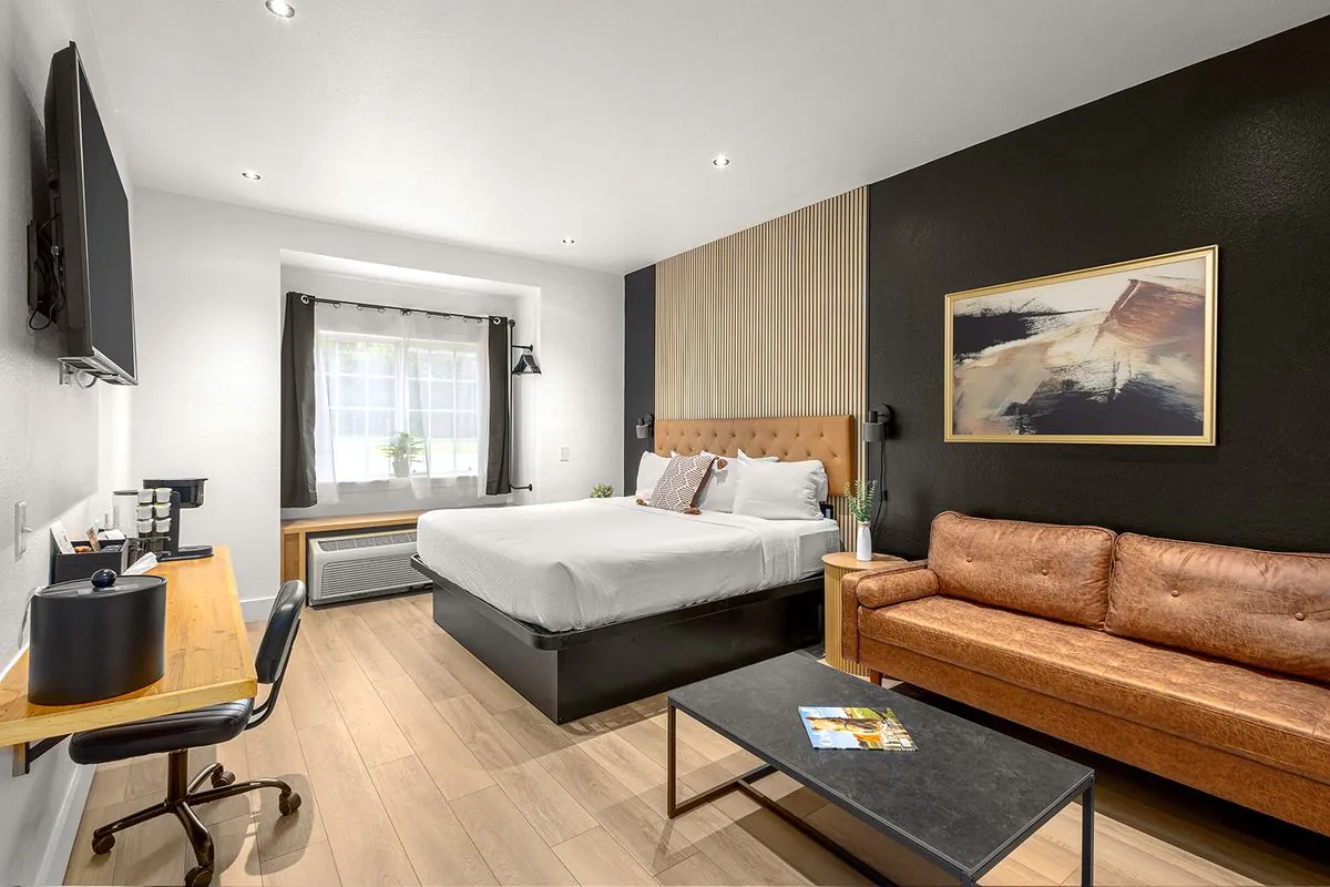 Boutique King Suite at THE BLOCK HOTEL